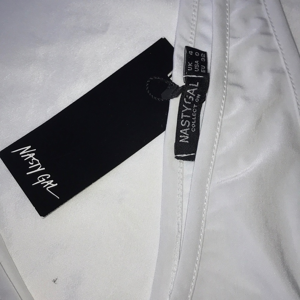 NWT Nasty Gal plunging bodysuit - Picture 6 of 7